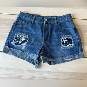 Stylish Blue Denim Shorts with Floral Accents size L